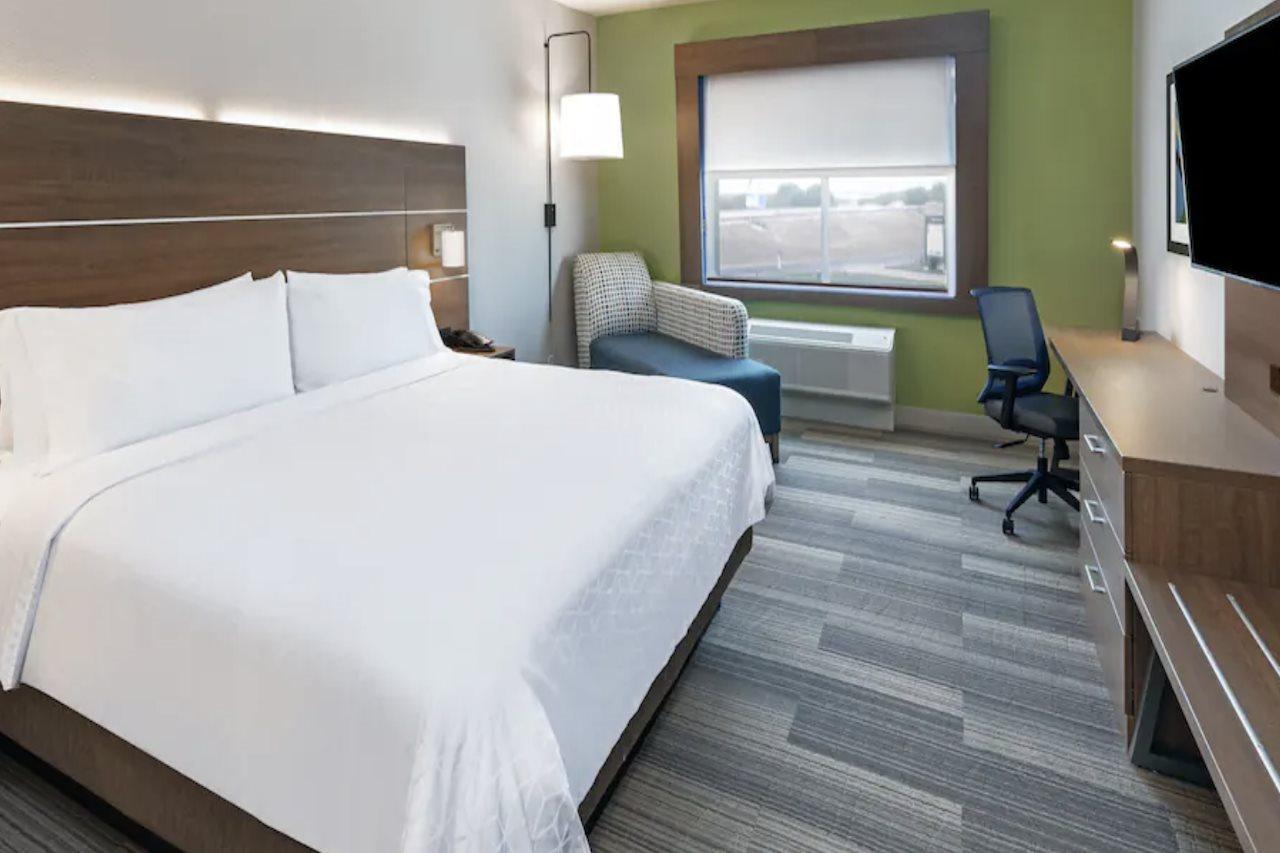 Holiday Inn Express & Suites - Denton - Sanger, An Ihg Hotel Exterior foto